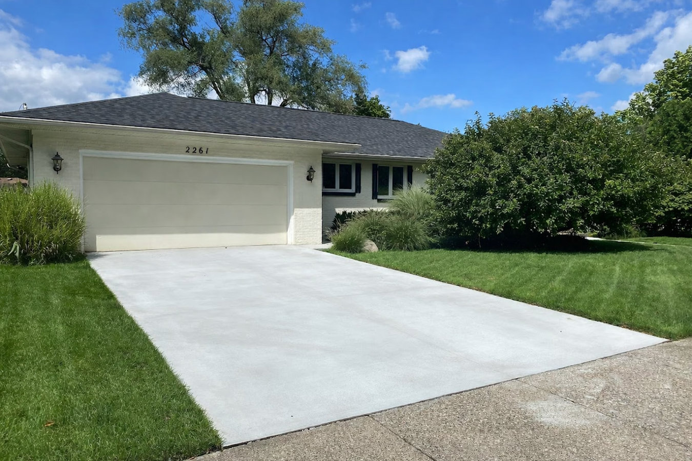 Concrete driveway building in Maricopa, AZ